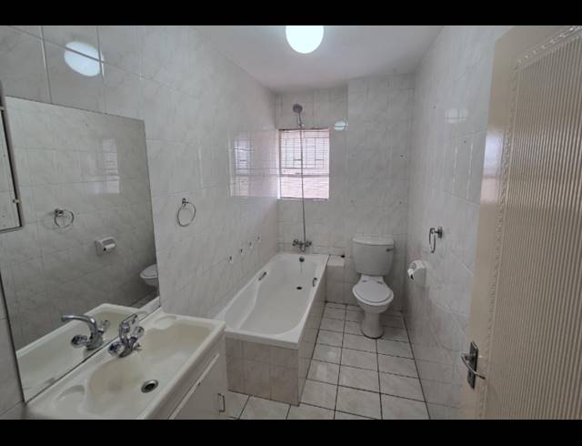 2 BEDROOM APARTMENT FOR SALE IN NEW REDRUTH